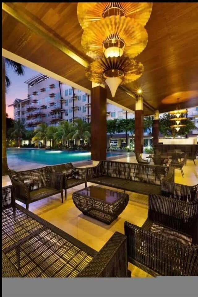Apartment Affordable Staycation 2 Bedroom Unit *