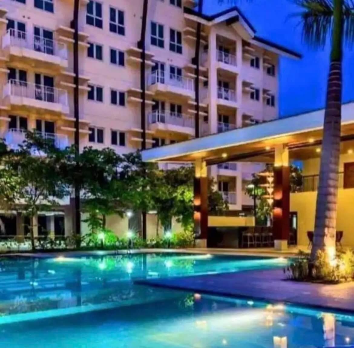 Apartment Affordable Staycation 2 Bedroom Unit *